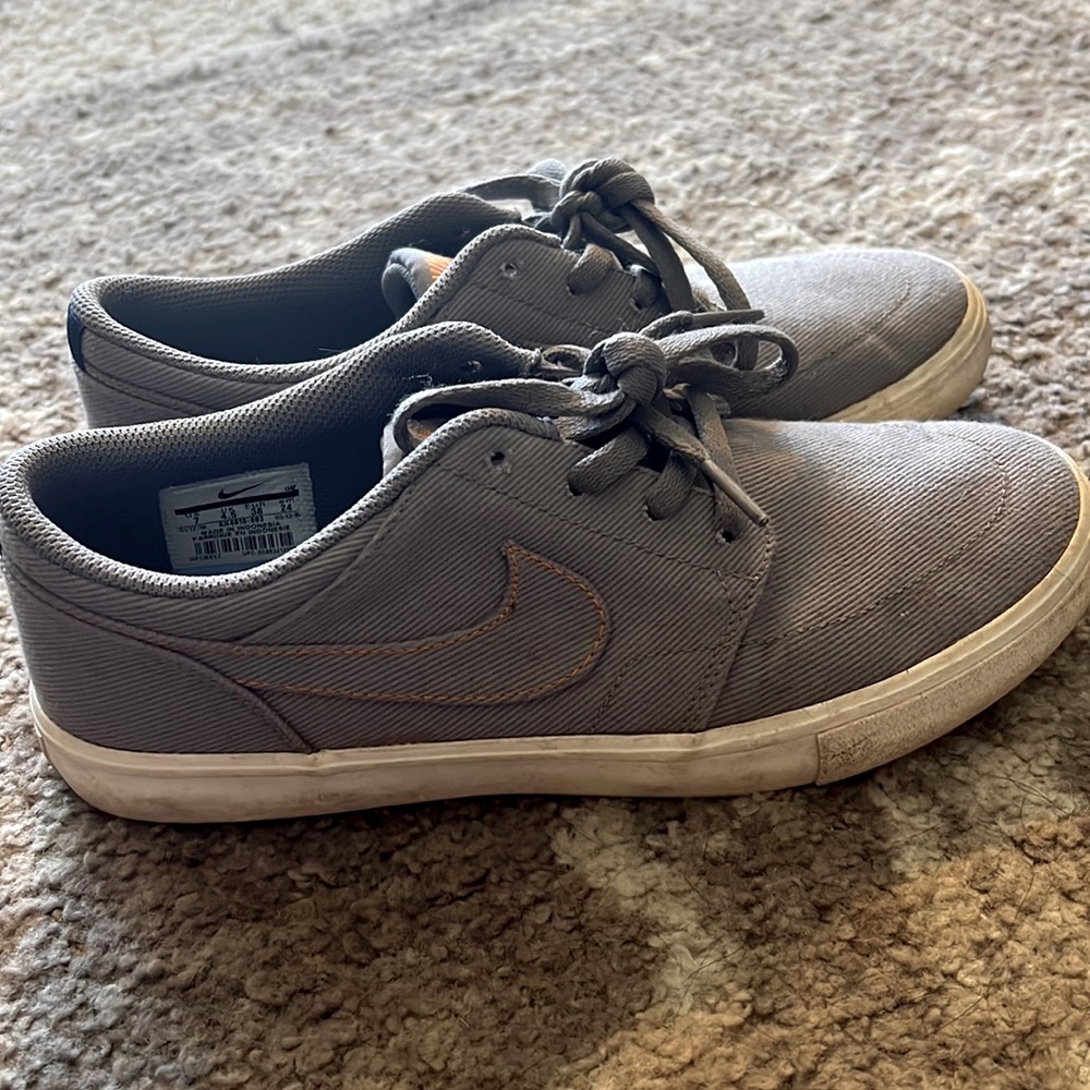 Nike Grey Sneakers